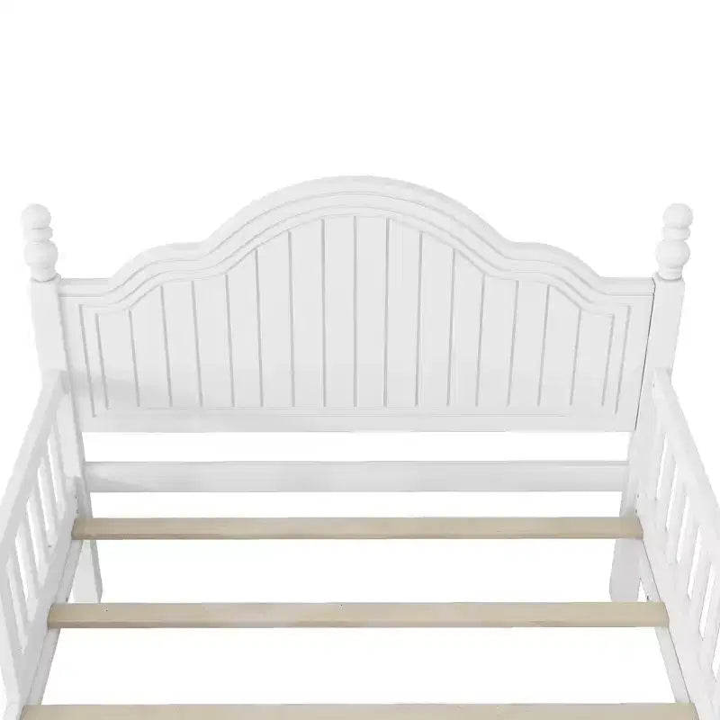 Lit plateforme contemporain pour enfants avec tête et pied de lit et barrières de sécurité